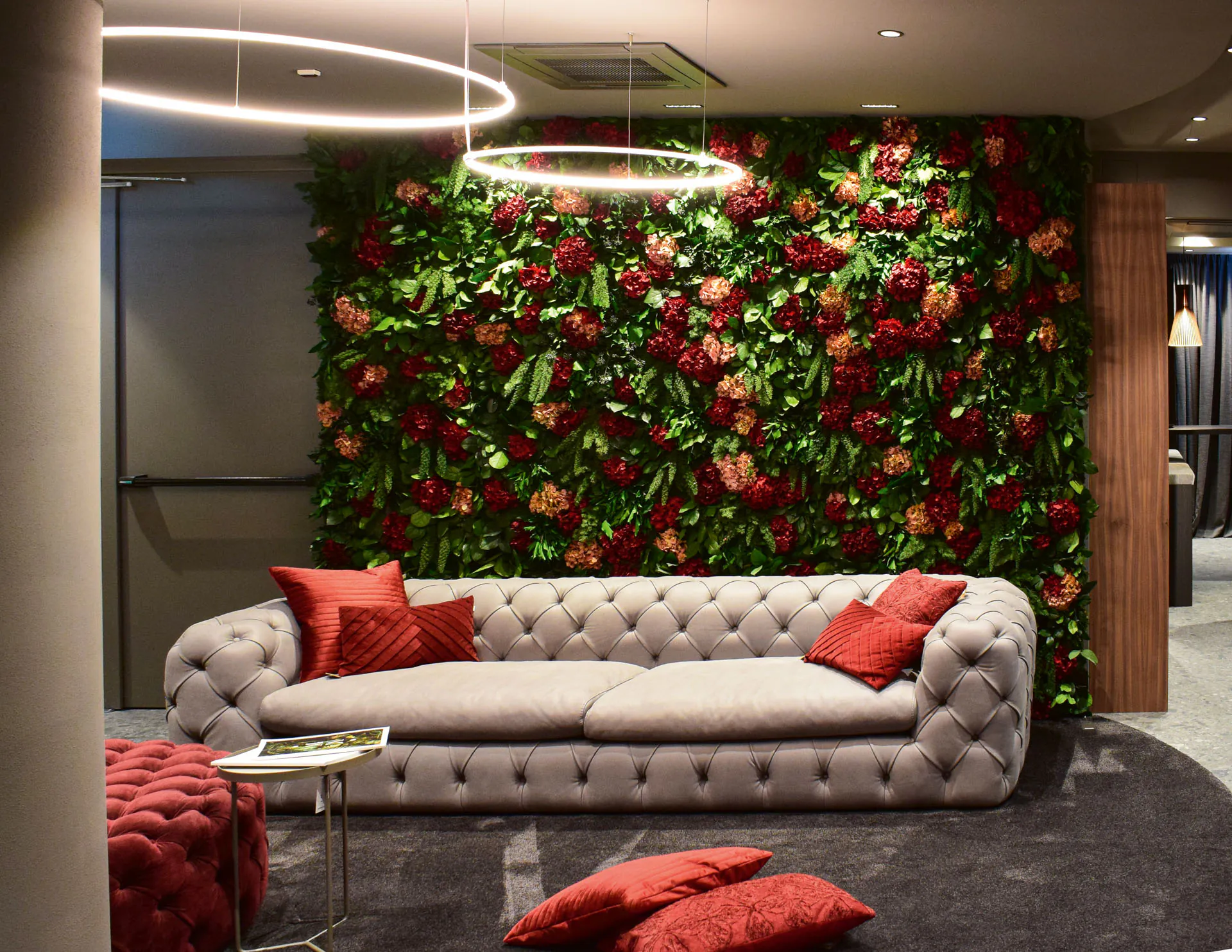 Maintenance-free floral wall in the reception area