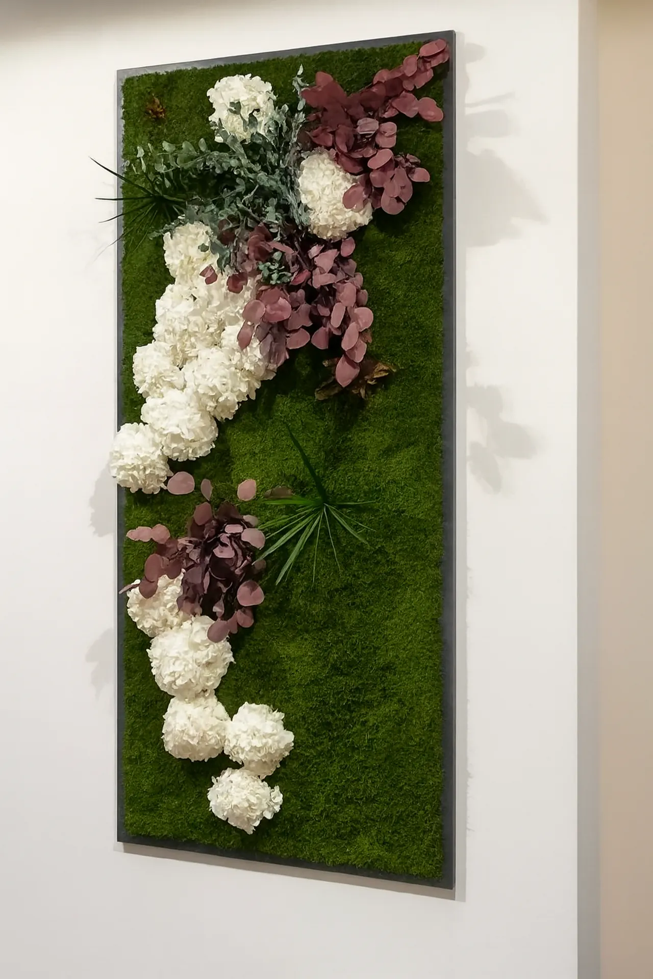 Flower wall, preserved flowers, Moss wall — Wall greenery by MOOSMOOS