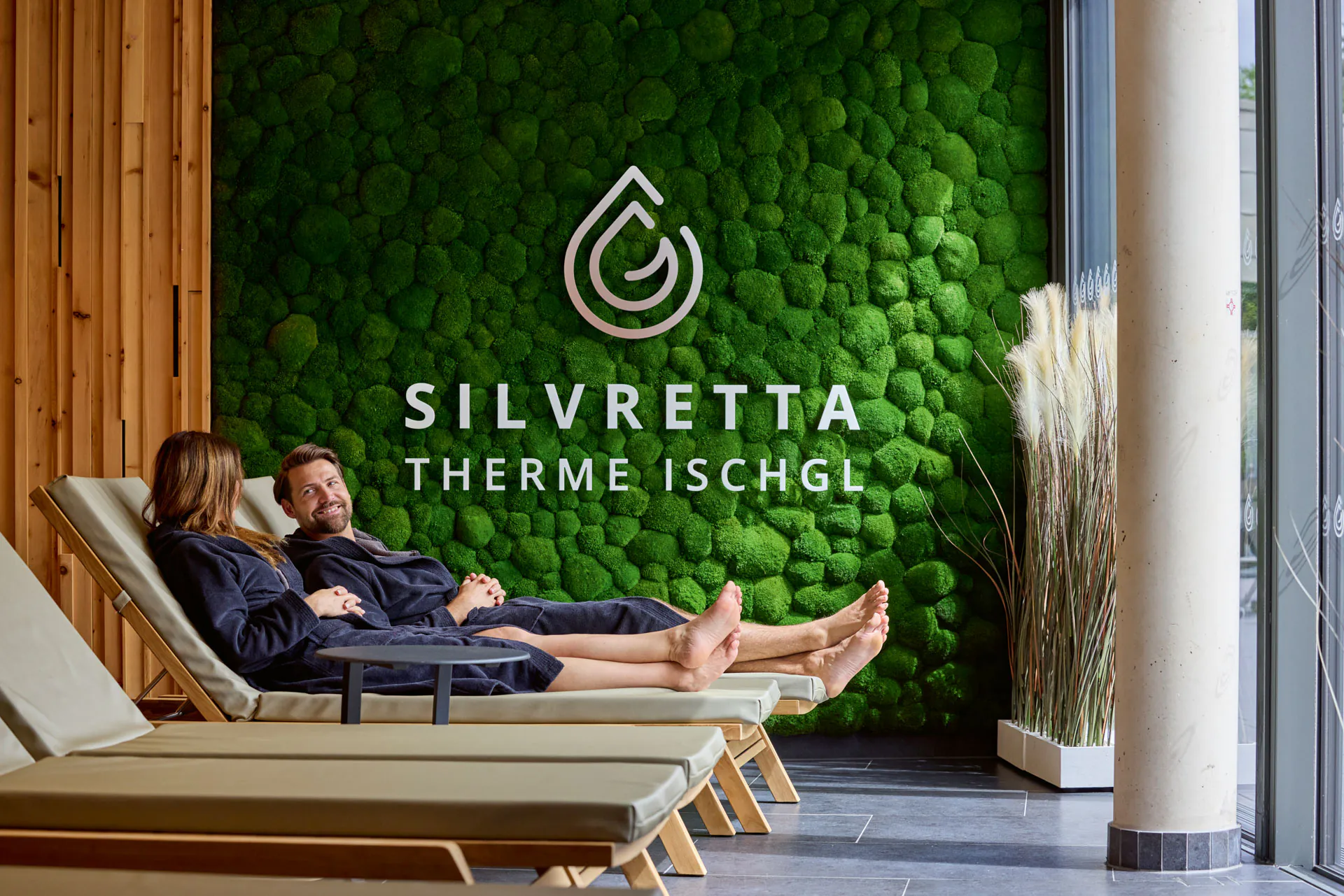 Logo at the spa — Logo made of moss · Wellness