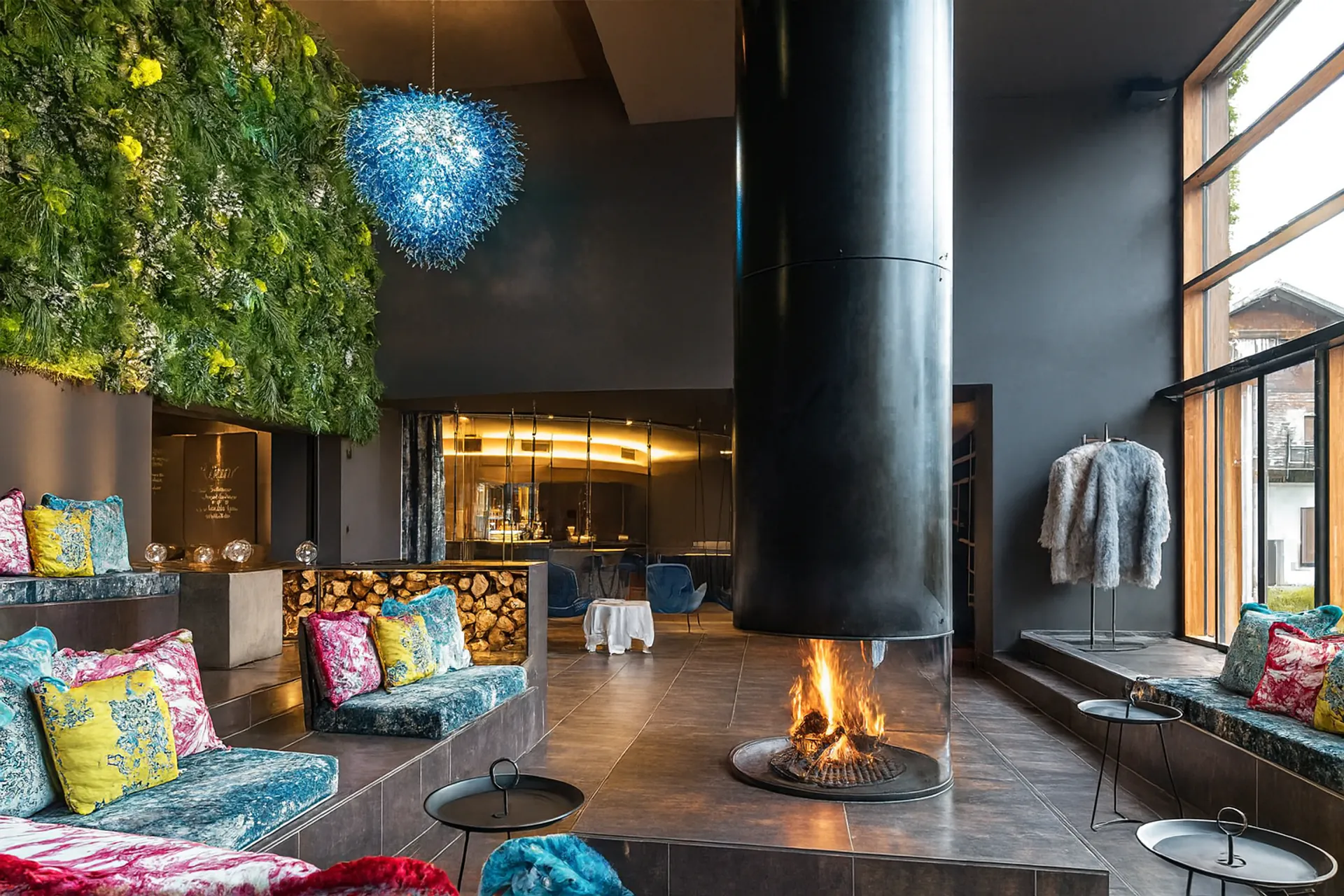 Hanging Garden Hotel Lobby: Hanging Gardens — Ceiling greenery by MOOSMOOS
