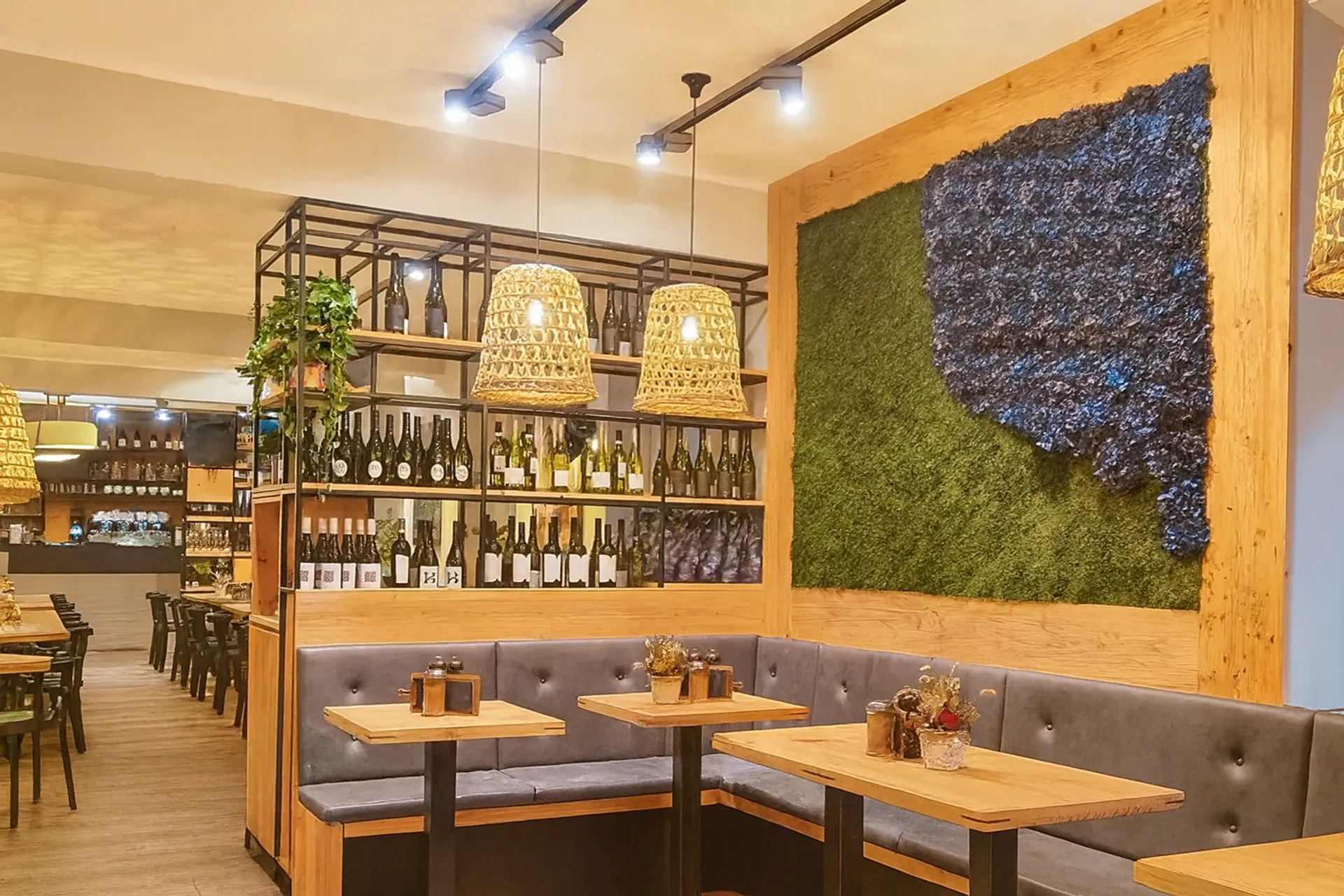 Moss picture Restaurant Bar: Modern Interior Design — Moss Pictures by MOOSMOOS