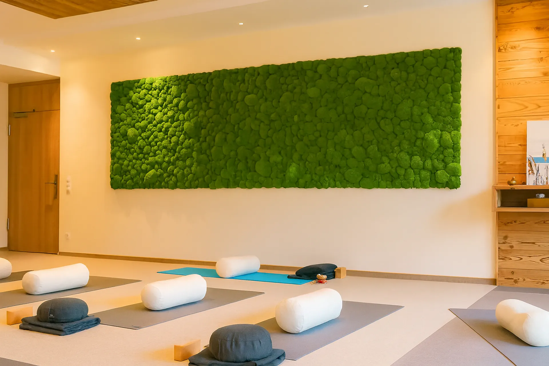 Moss picture Yoga Studio Green Wall — Moss pictures by MOOSMOOS