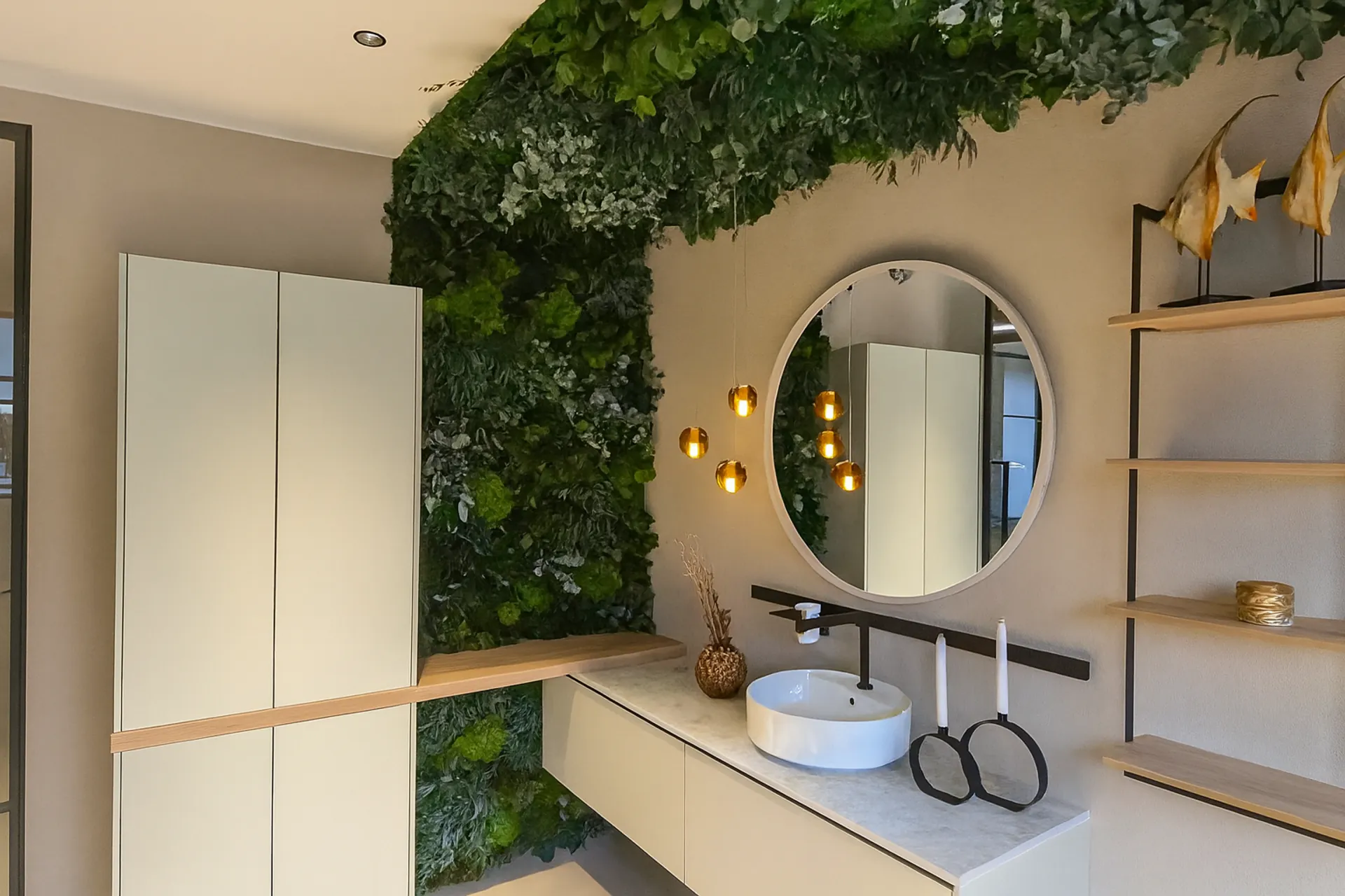 Moss ceiling Modern Bathroom Showroom — Ceiling greenery by MOOSMOOS
