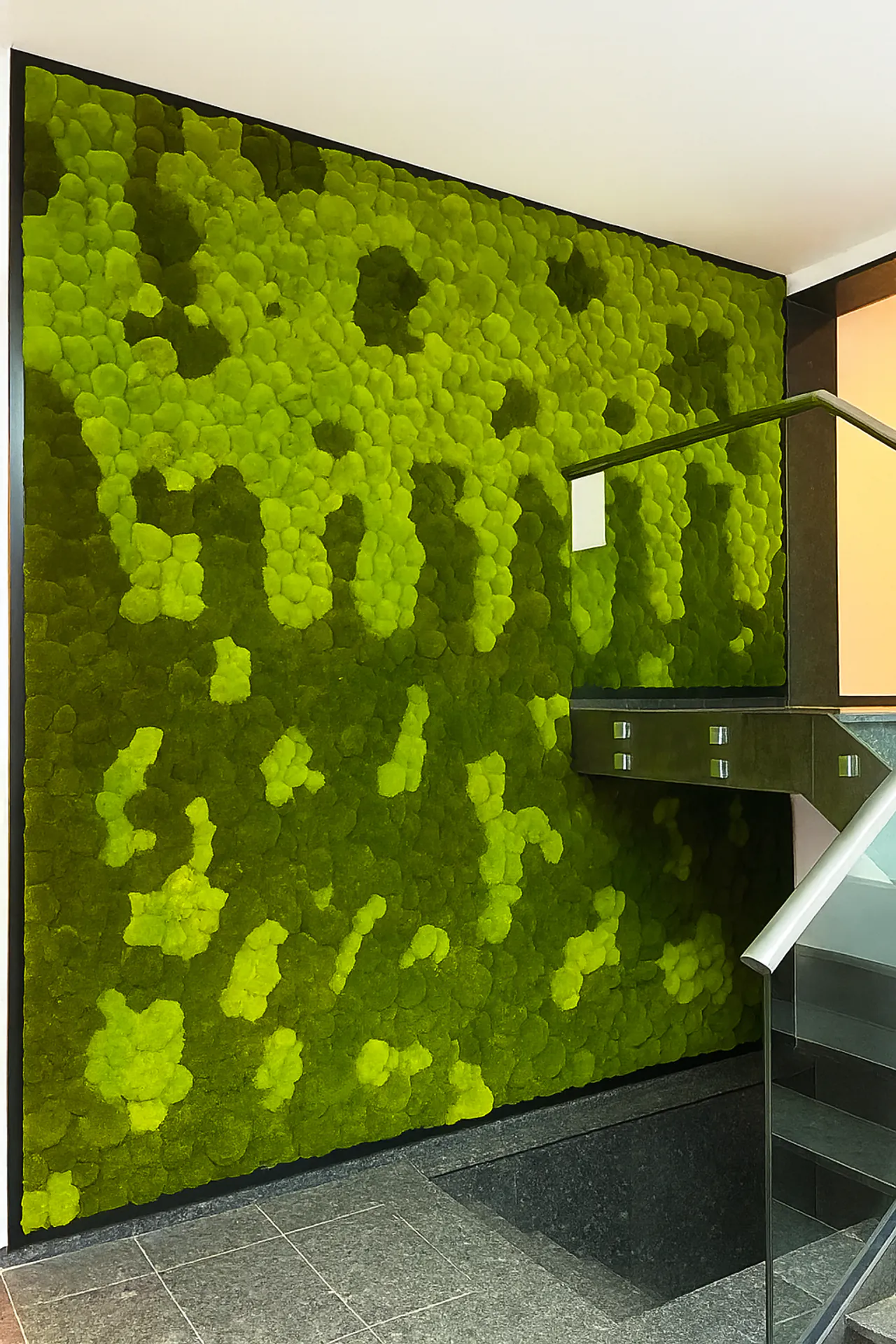 Modern Office Reception Moss wall — Wall greenery by MOOSMOOS