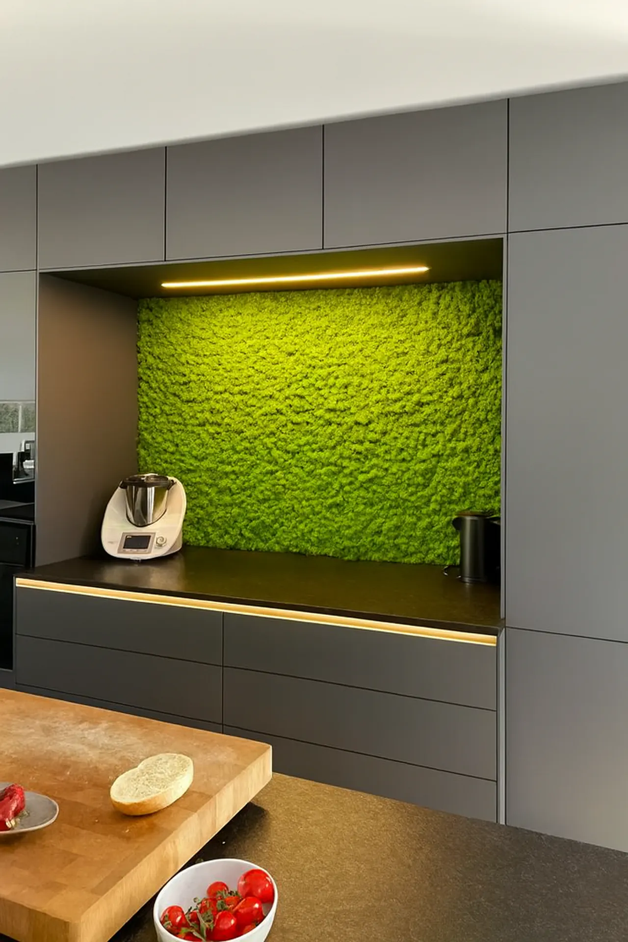 Moss wall Modern Kitchen — Wall greenery by MOOSMOOS