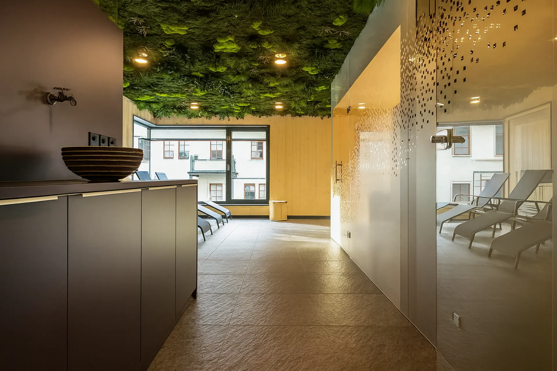 Hanging Garden Wellness Reception with Greenery — Ceiling greenery by MOOSMOOS