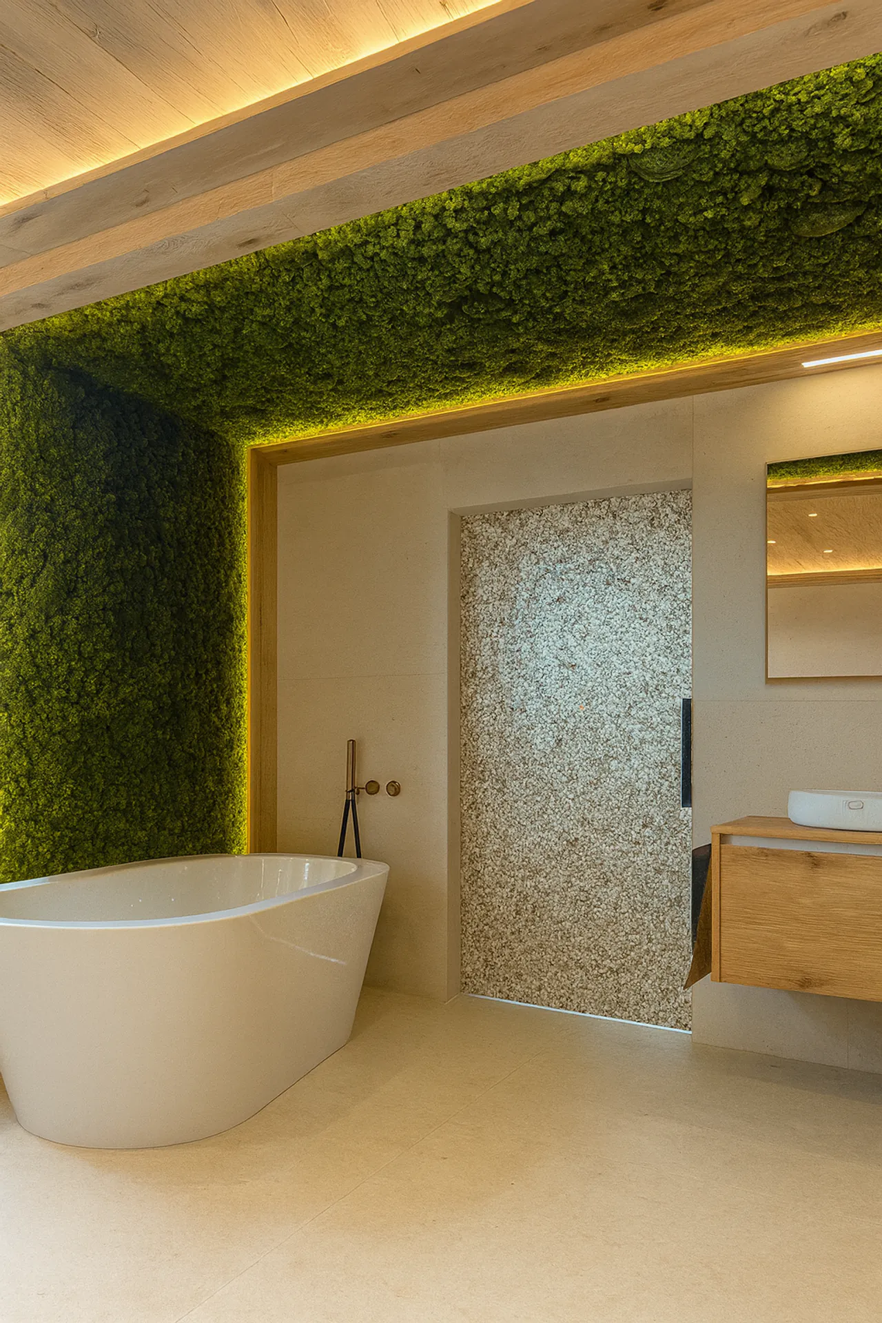 Moss ceiling Wellness Bathroom Spa — Ceiling greenery by MOOSMOOS