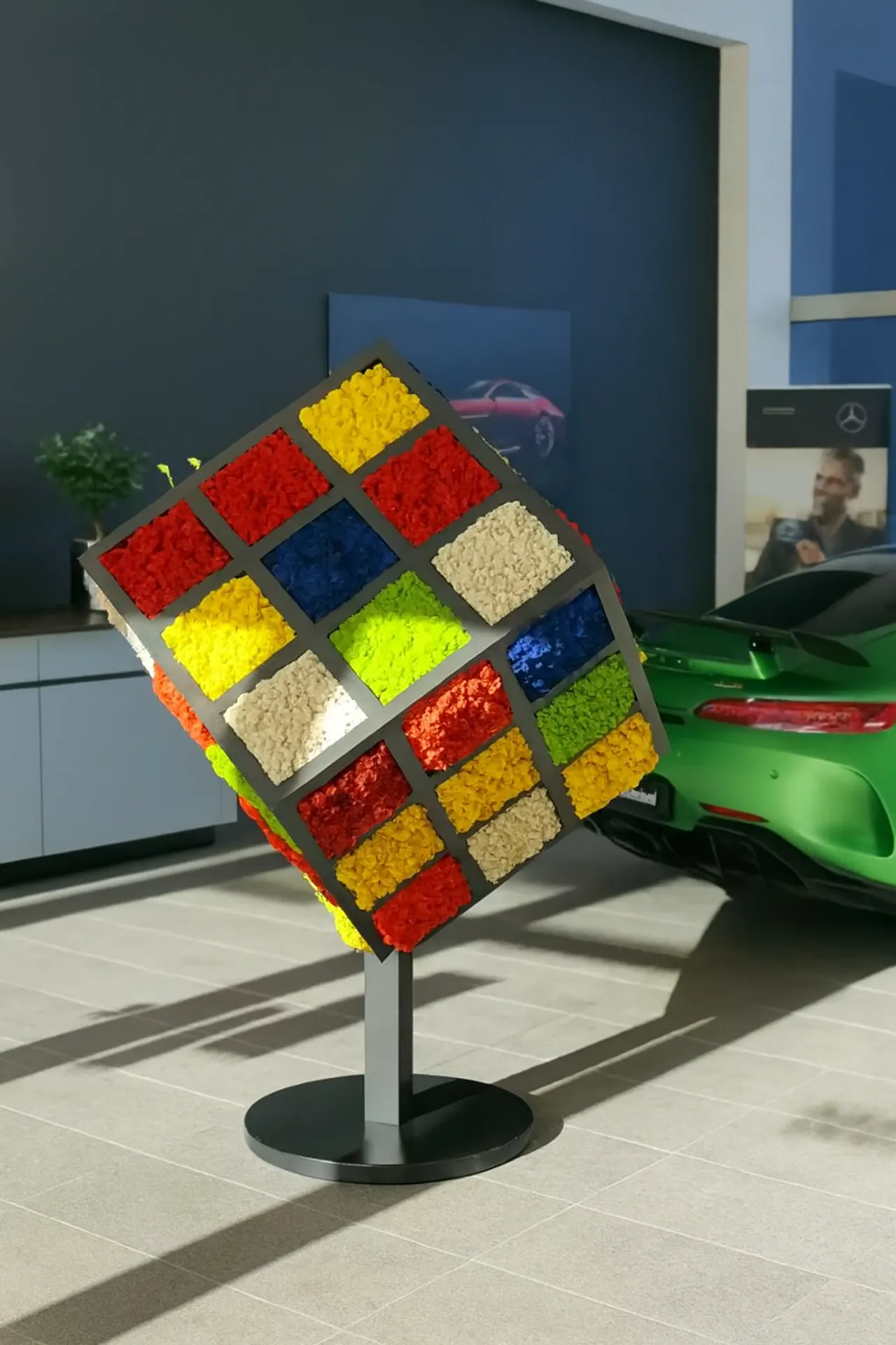Moosbild Showroom: Rubik’s Cube Art Installation — Moss Pictures by MOOSMOOS