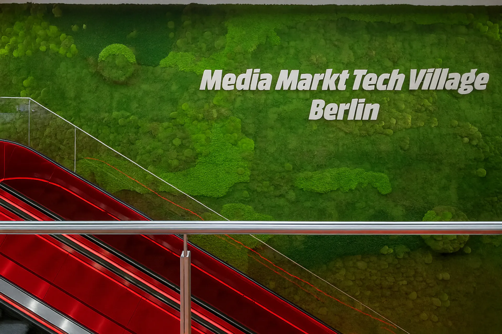 Media Markt Tech Village · Berlin — MOOSMOOS’s moss wall project