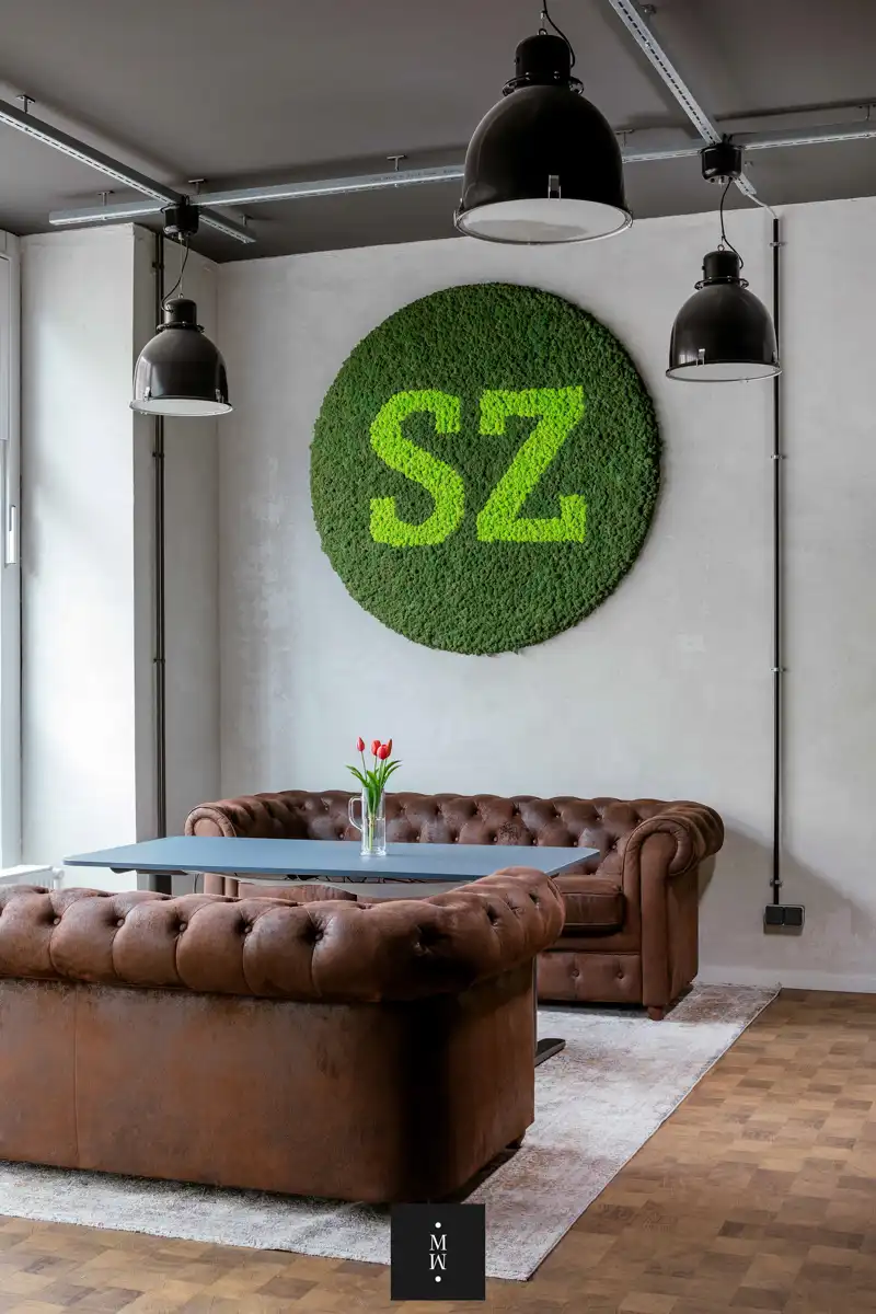 a room with a green circle on the wall