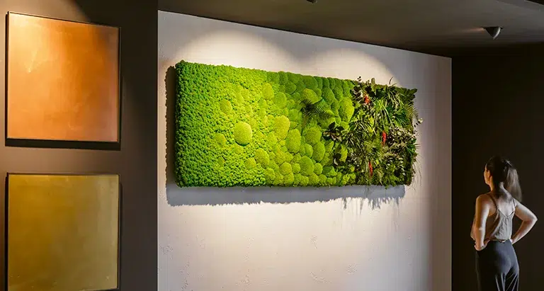 Modernes Bild aus Moosmoos als Wanddekoration für stilvolle Innenräume