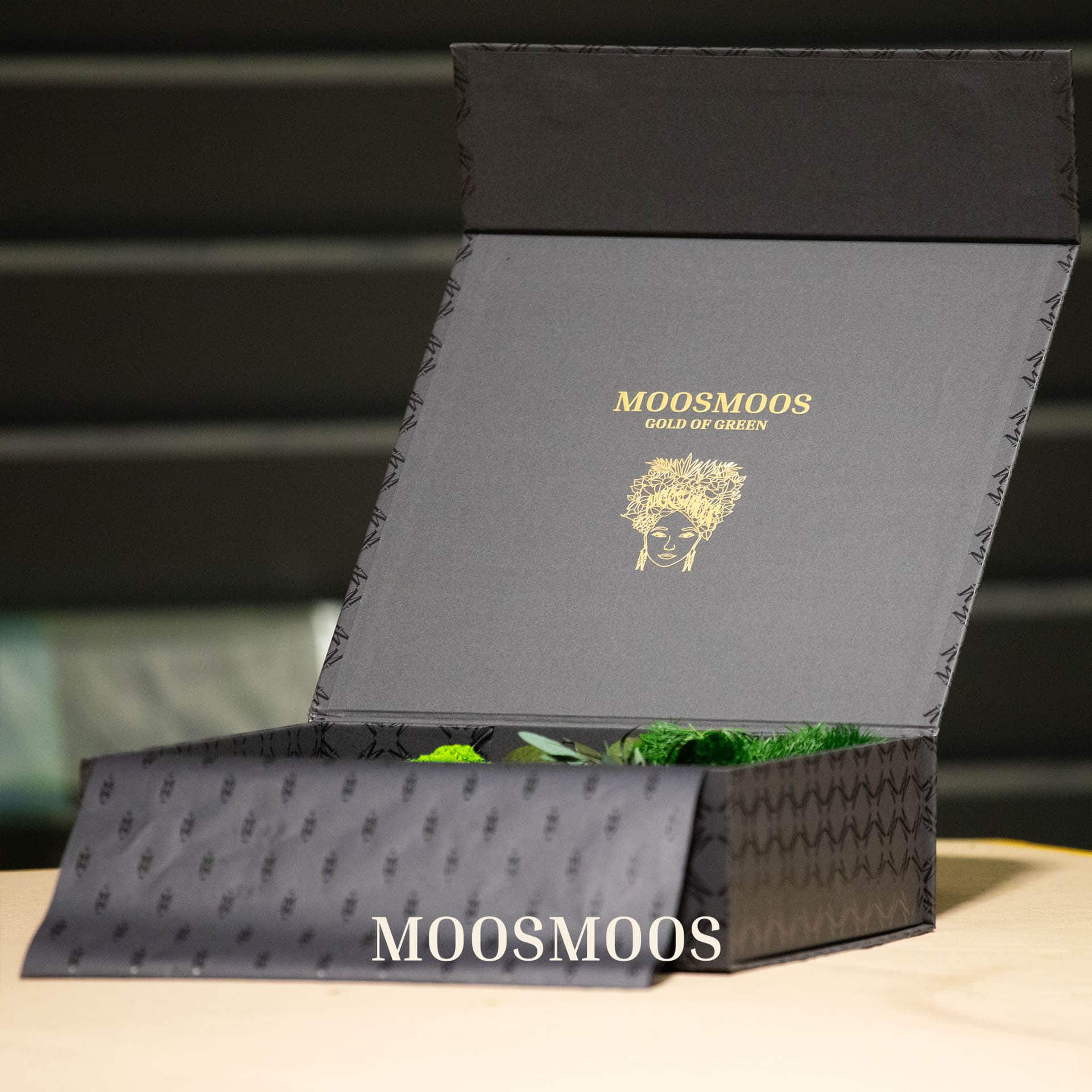 The sealed MOOSMOOS sample box